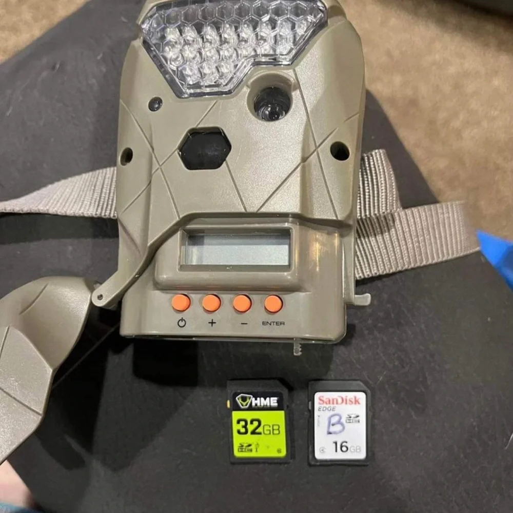 Trail camera with 2 sd cards